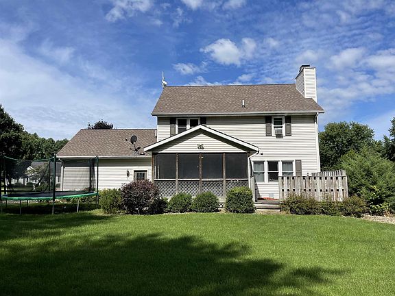 3rd image of 11142 Hunter Dr