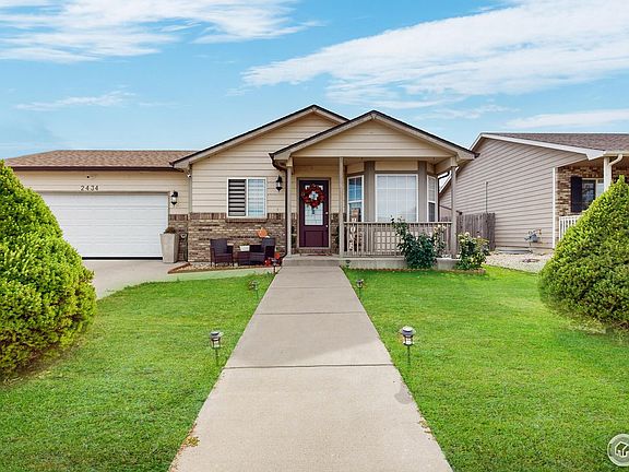 3rd image of 2434 Hawk Dr