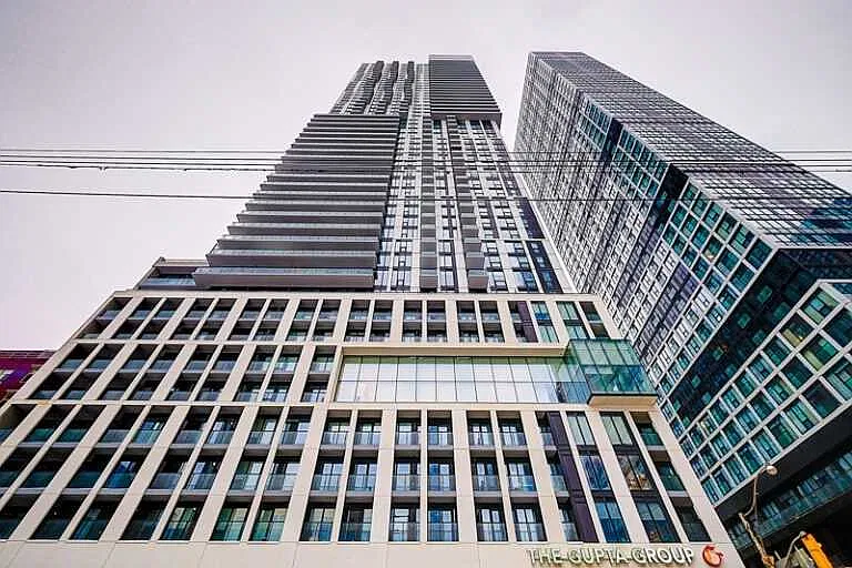 2 bed, 580 sqft, $2,250 — Photo 1