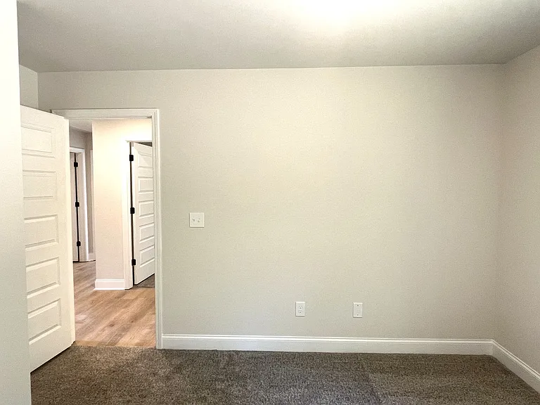 176 Country World Dr — Photo 11