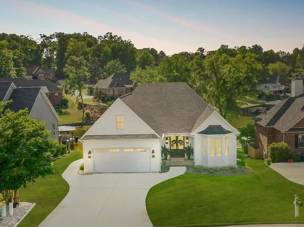 106 Reedy Cove Pl, Greenwood, SC 29649