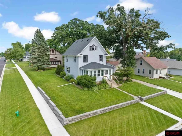 324 N Moore St, Blue Earth, MN 56013