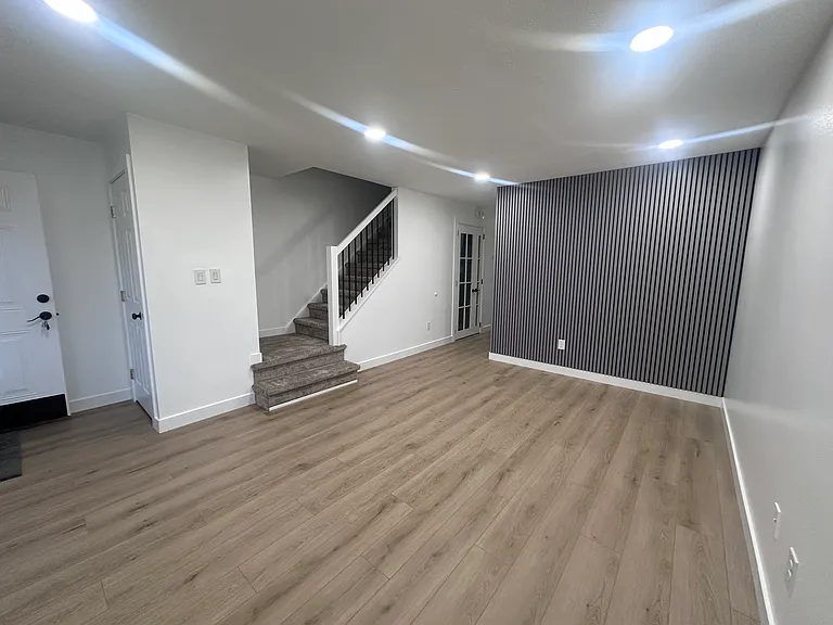 37324 Euclid Ave — Photo 2