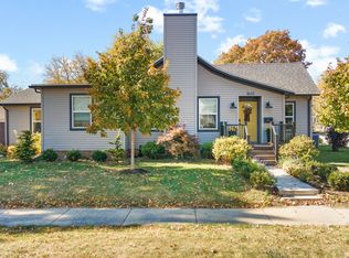 1601 S Center St, Bloomington, IL