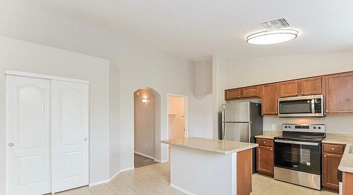 2nd image of 681 W Calle Marojo