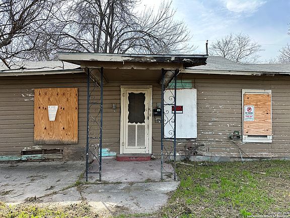 2nd image of 118 Valdez Ave