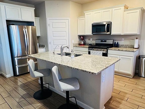 3rd image of 477 W Aberdeen Pl