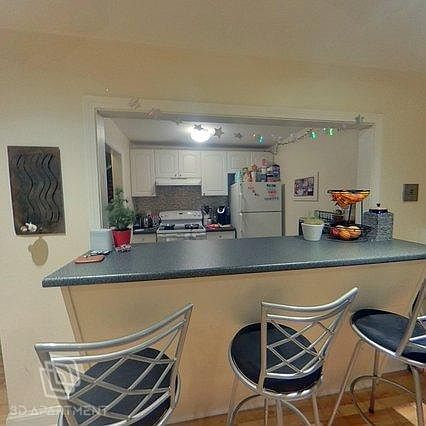 1st image of 94 Pleasant St #1AAAA