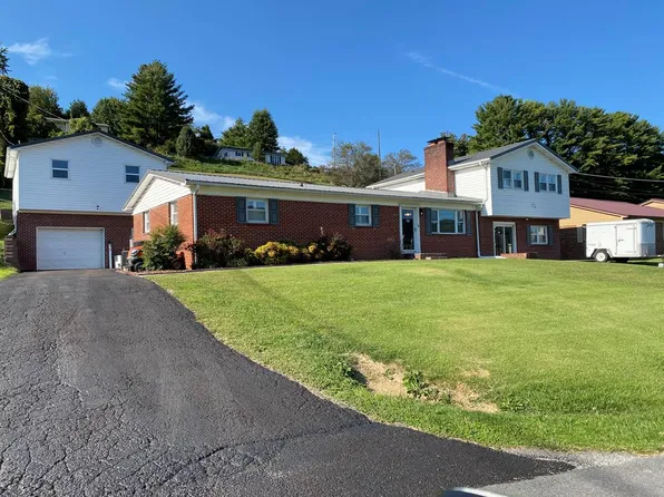 391 Maid St, Pounding Mill, VA 24637