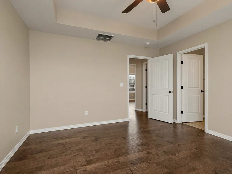 1053 S Christopher Ave — Photo 20