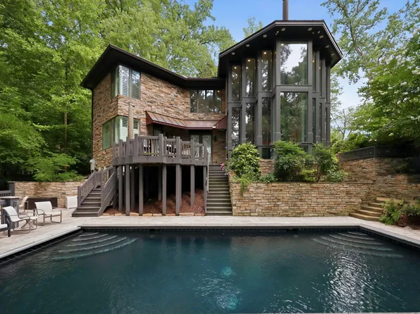 2828 Exeter Cir, Raleigh, NC 27608