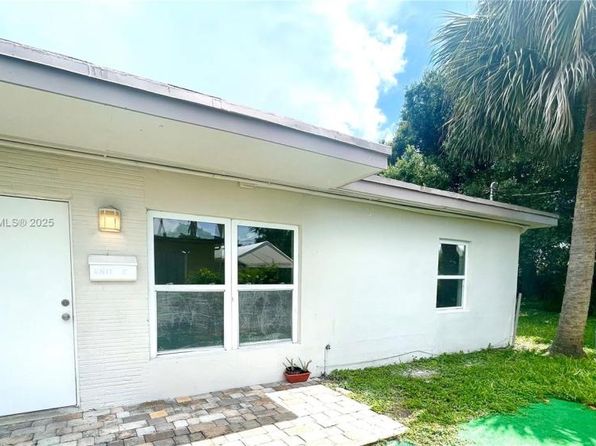 1004 SW 24th Ave