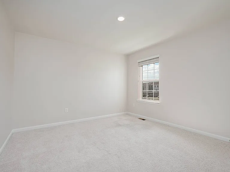 2085 Pomona Way — Photo 11