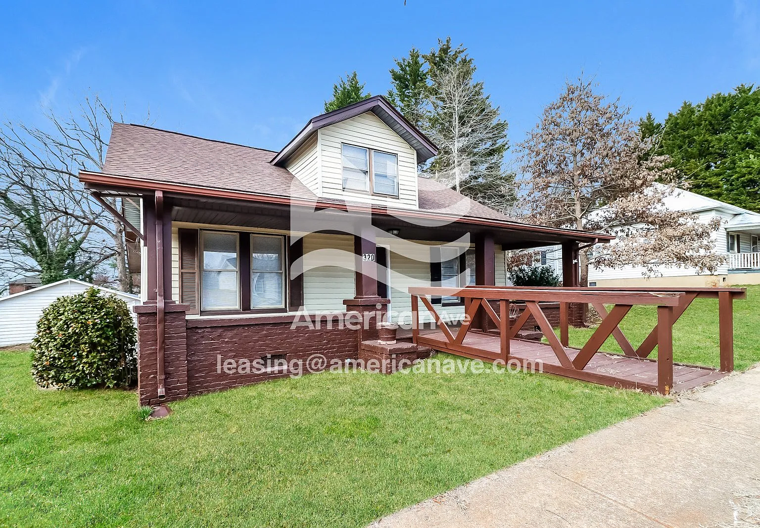 320 South Cline Avenue, 28658; #18903 - 18903 — Photo 3