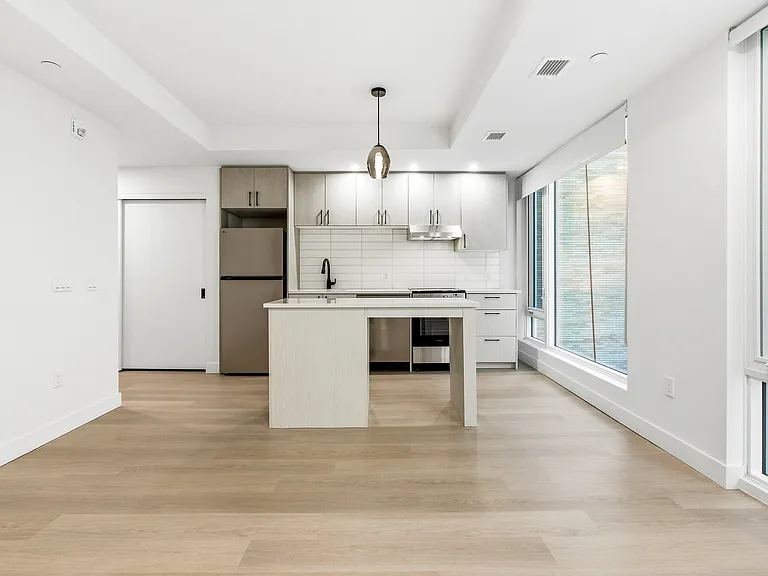 200 Elgin St — Photo 81