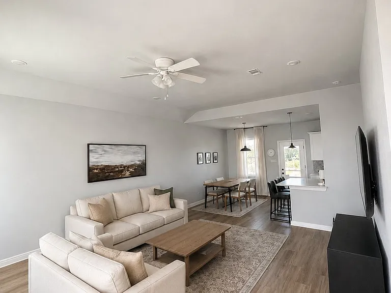 127 Wells St — Photo 2