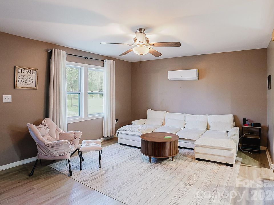 1st image of 411 Peru Rd