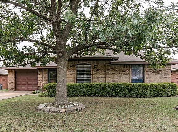 2nd image of 813 Meadowdale Dr