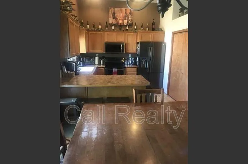 4 bed, 3.0 bath, 2300 sqft, $2,750 — Photo 3