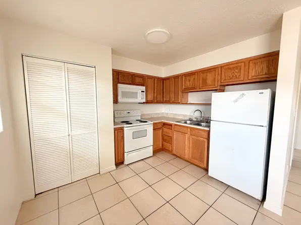 Welk Arms Apartments