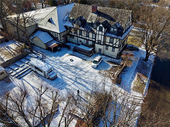 2nd image of 119 3rd St