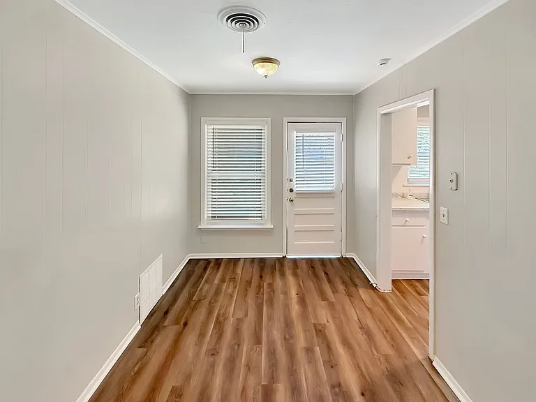 5017 Fairfax St — Photo 6