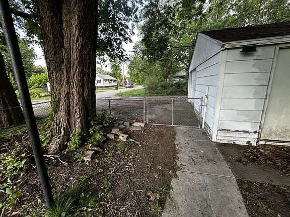 2nd image of 1780 N Gulick Ave