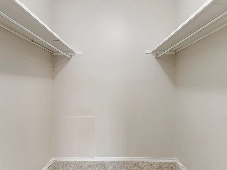 Echo Trail Apartments - Lease Today & Save $300 OFF Move-In Costs! — Photo 9