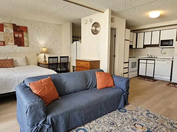 2240 Kuhio Ave, Honolulu, HI
