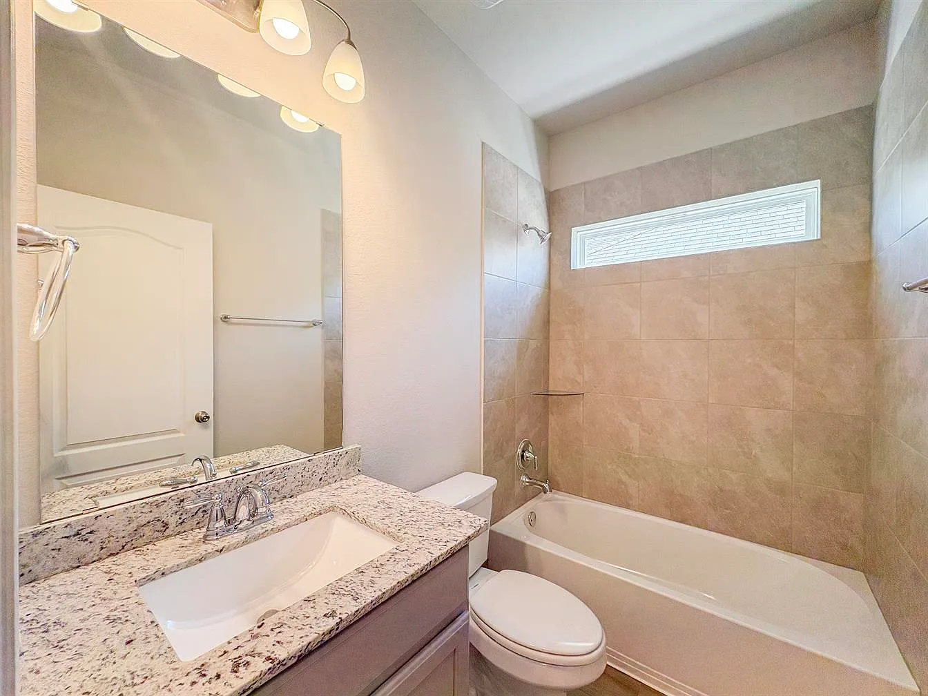 8816 Glade Dr — Photo 4
