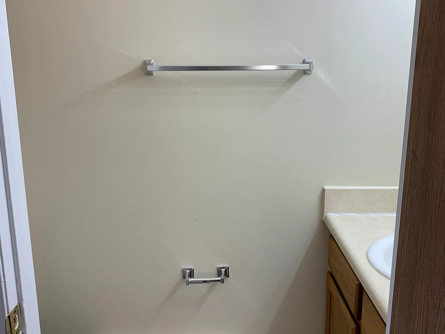 2 bed, 1.5 bath, 878 sqft, $900 — Photo 4