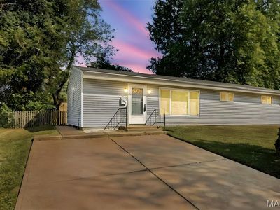 9207 Bataan Dr, Saint Louis, MO, 63134
