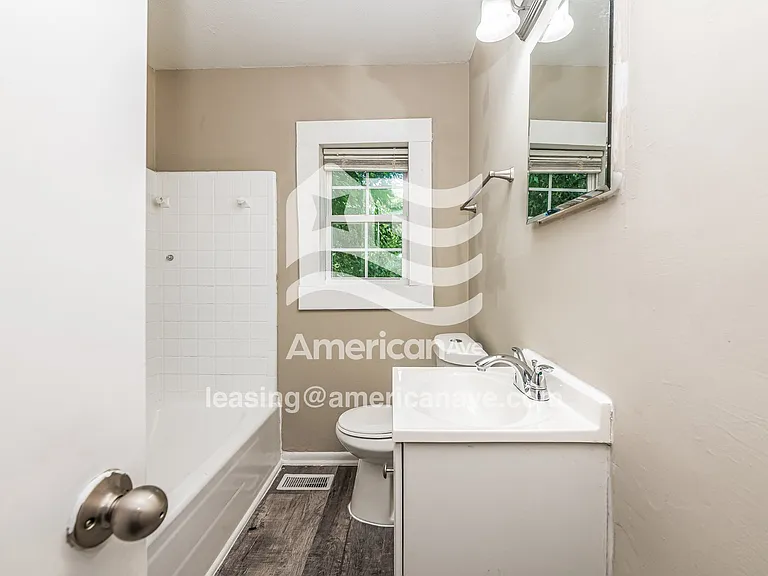 643425_014_bathroom_14.jpg