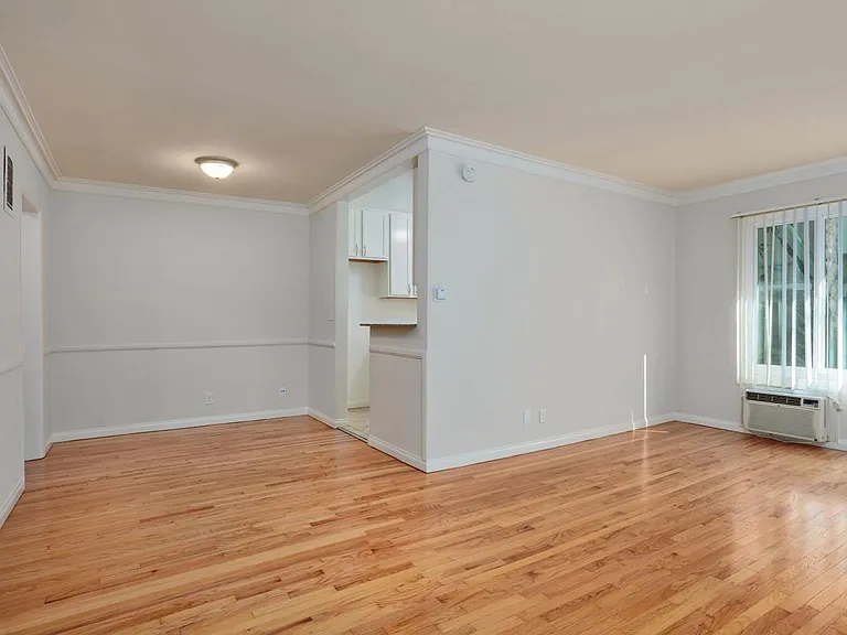 1953 Cheremoya Ave #1 — Photo 7