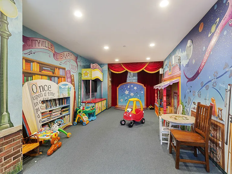 272 W 107th St #4D — Photo 12