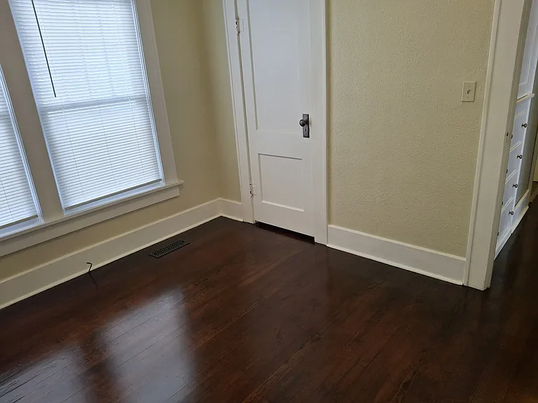 836 N Litchfield Ave — Photo 24