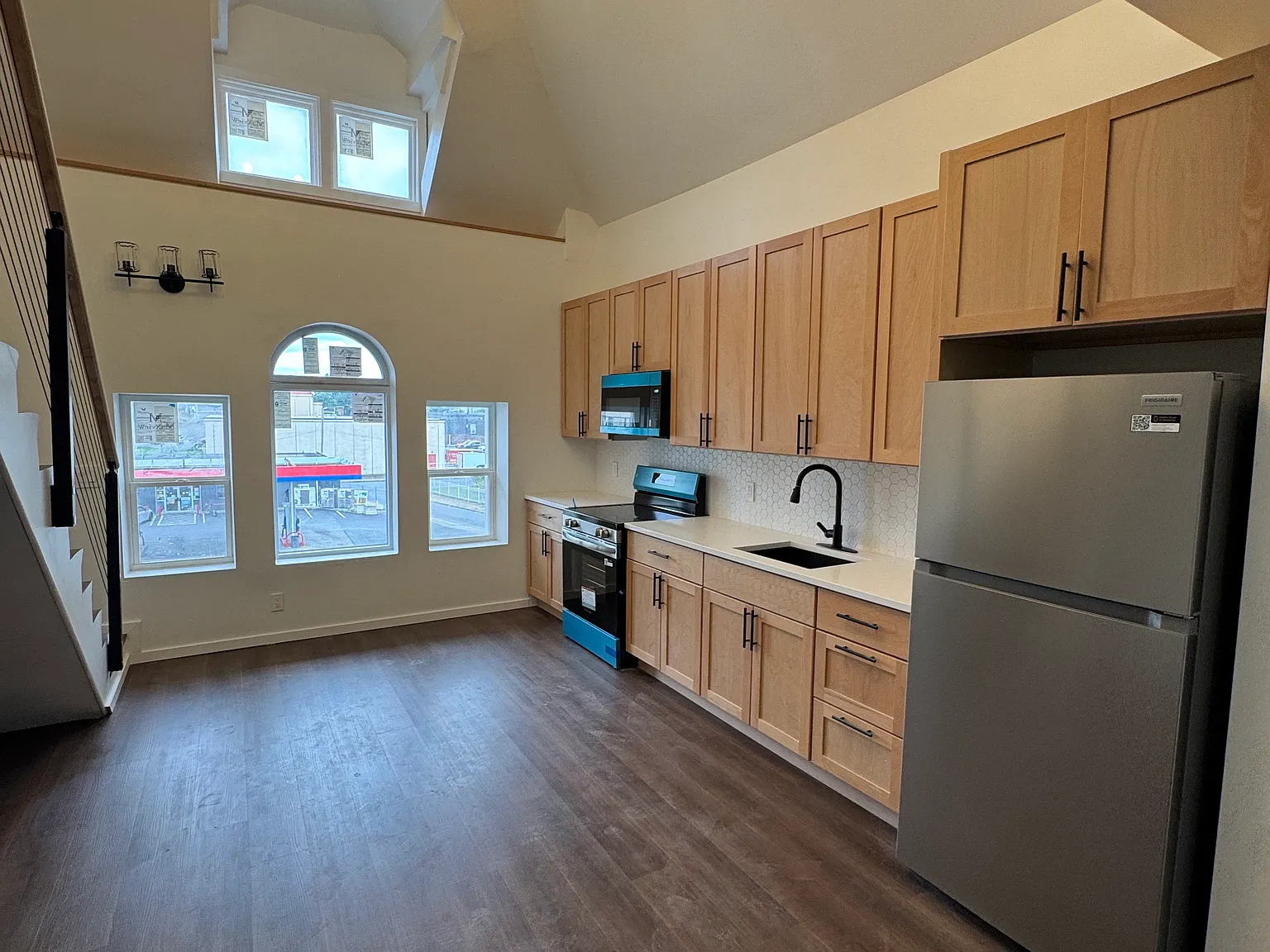 2 bed, $1,695 — Photo 2