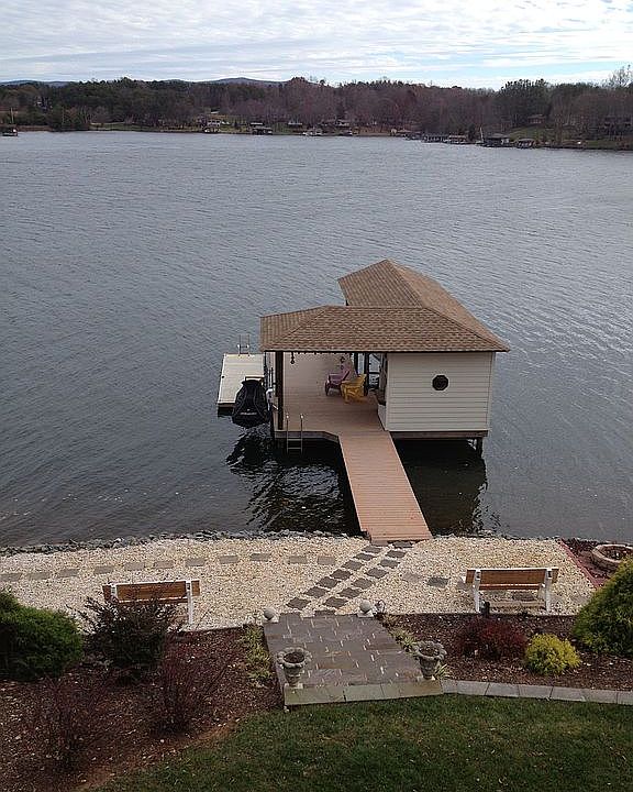 2nd image of 276 Dudley Rd