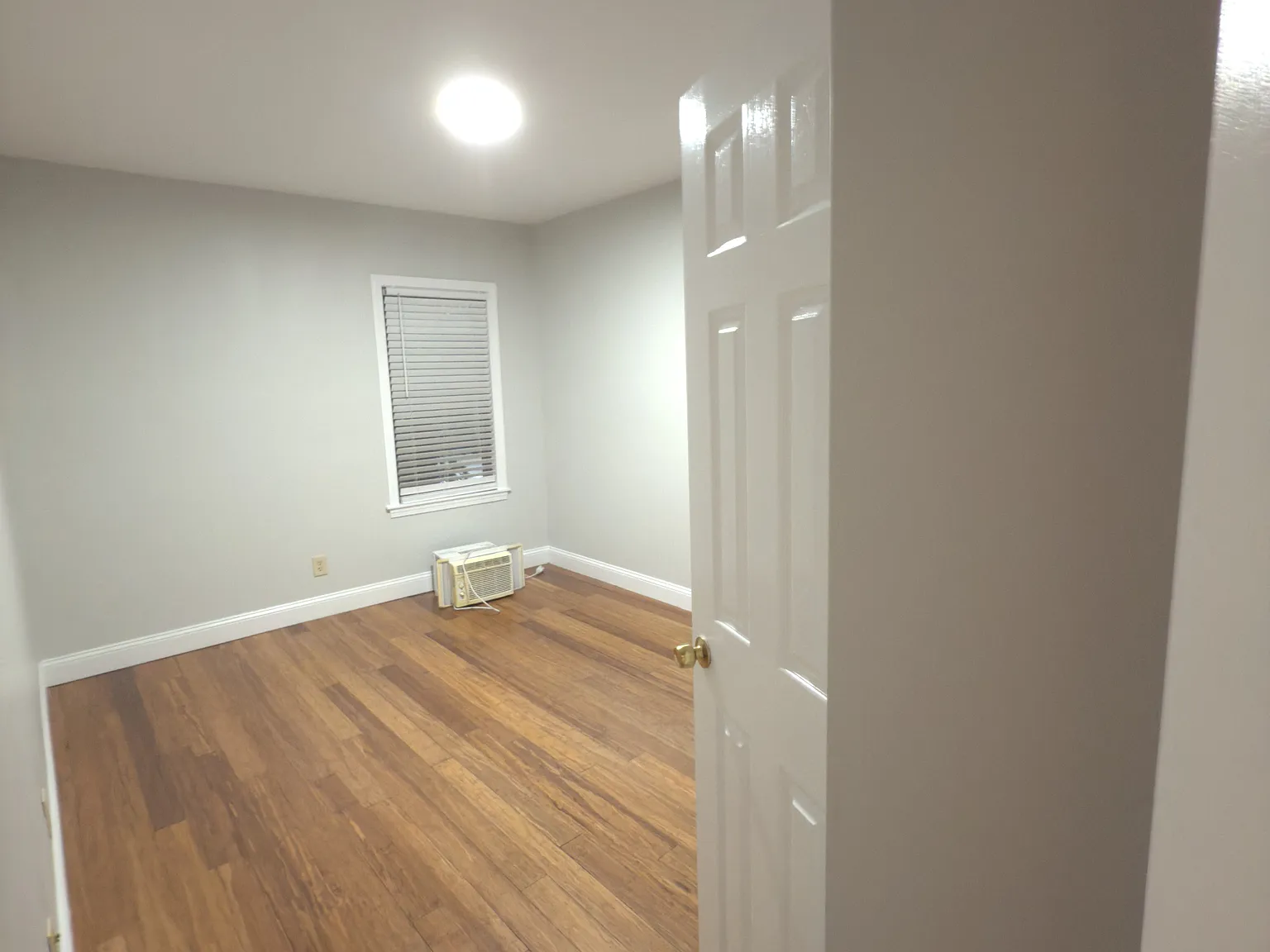 3 bed, 1200 sqft, $3,000 — Photo 2