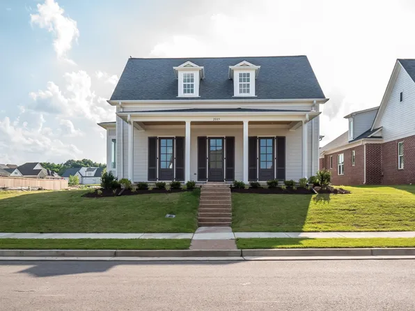 2085 Greenbrier Lakes Blvd N, Piperton, TN 38017