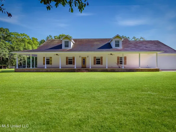 8217 Tucker Rd, Biloxi, MS 39532