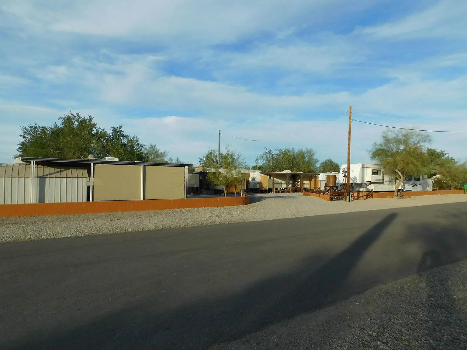 990 E Rodgers Pl — Photo 2