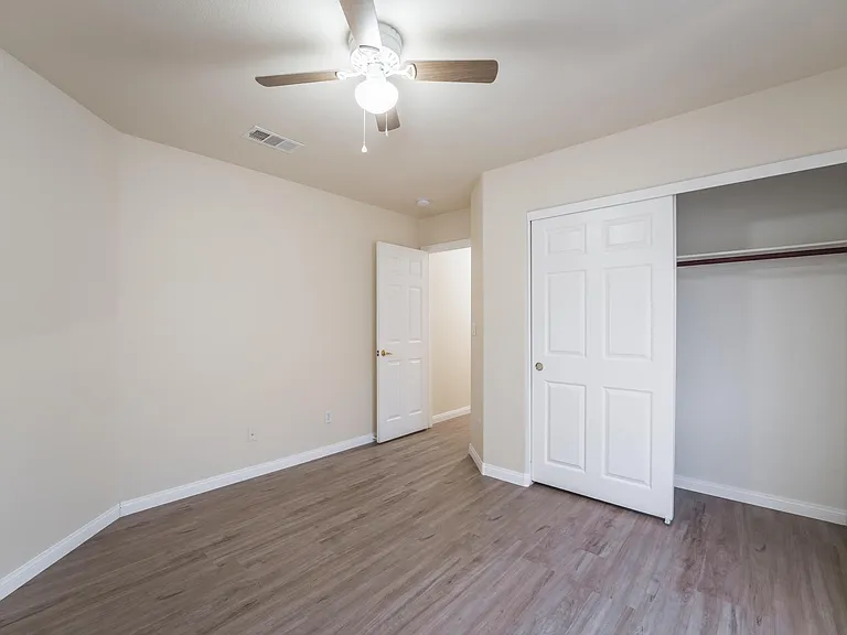 4828 Whisper Lake Ave — Photo 9