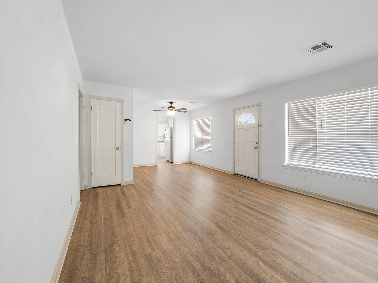 3 bed, 1141 sqft, $1,350 — Photo 3