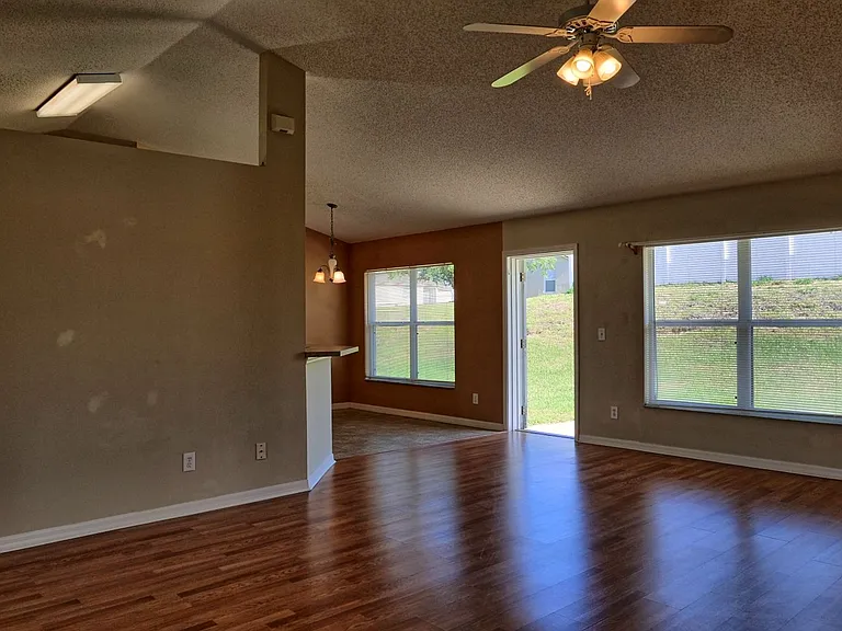1392 Willow Wind Dr — Photo 5