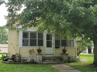 224 N Pine St, Nokomis, IL 62075