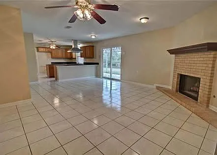 5 bed, 2695 sqft, $2,500 — Photo 4