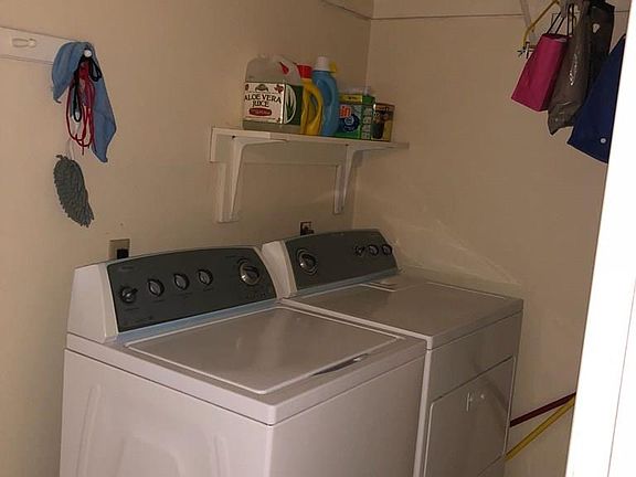 5th image of 1423 Las Lomas