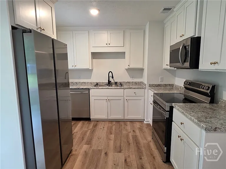 205 Whitehall Ave — Photo 9