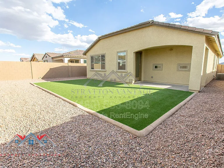 2304 E Kelly Dr — Photo 37